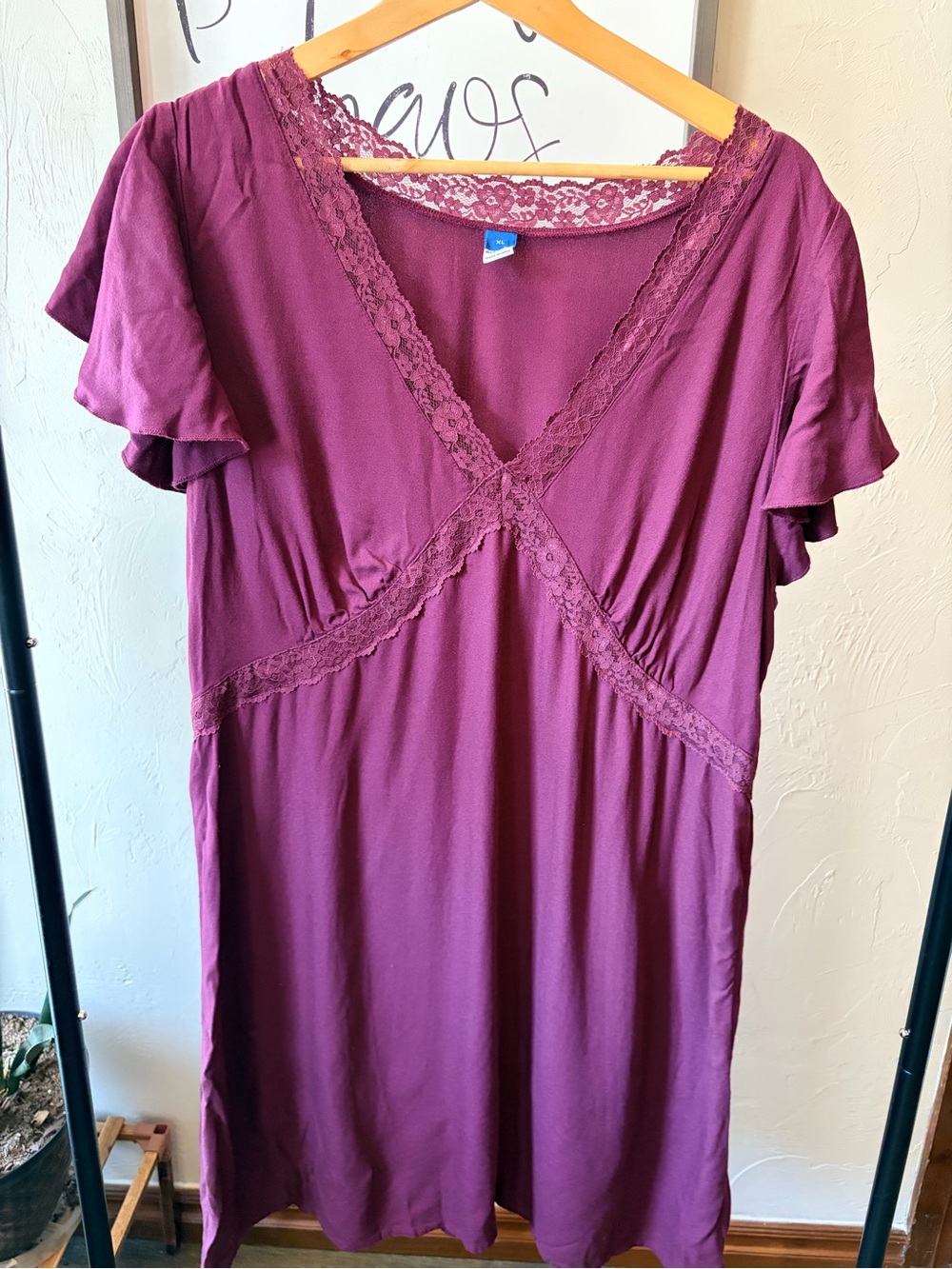 Old Navy Women's XL Burgundy V-Neck Short Sleeve Lace Trim Chemise Dress Grunge